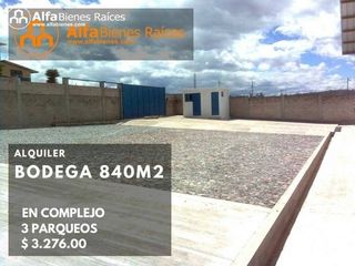 SE ALQUILA BODEGA EN COMPLEJO 840M2 - NORTE DE QUITO.