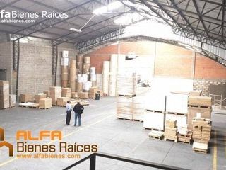 Foto 3 de Se alquila excelente bodega con oficina - Quito 1500m2.