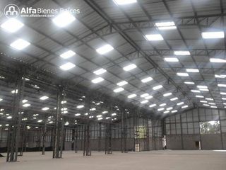 Foto 1 de Se alquila bodega 2950m2 - Norte de Quito - En Complejo