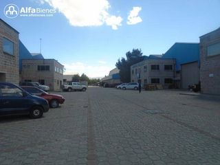 Foto 2 de Excelente bodega en alquiler - 1725m2 - Quito