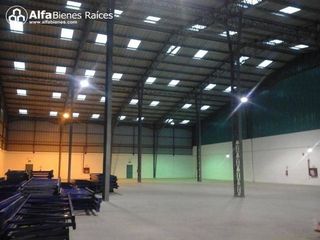 Foto 3 de SE ALQUILA BODEGA CON ANDÉN 3.000M2 - PIFO - QUITO.