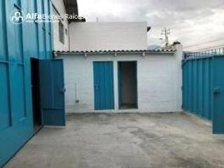 Foto 4 de EXCELENTE BODEGA EN ALQUILER 510M2 CON OFICINA - QUITO.