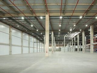 Foto 1 de Bodega en alquiler 3.000 m² -En Centro logístico - Quito - E35