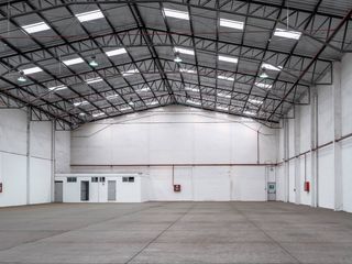 Foto 3 de Alquiler Bodega Industrial 2.500m² Tababela, Quito, en complejo industrial