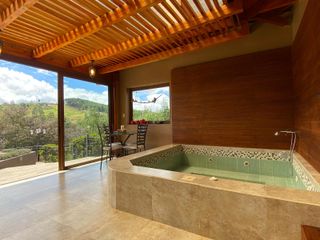 Foto 7 de Espectacular casa con área verde y bosque.