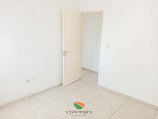 Foto 12 de Amplio Departamento 2 dormitorios 2 baños con Balcón y radiadores en General Paz