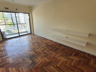 Foto 8 de Departamento en  2do piso de 3 ambientes con cochera y baulera en Lomas de Zamora