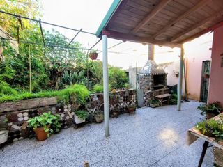 Foto 9 de Casa en venta - 4 Dormitorios 2 Baños - Ringuelet