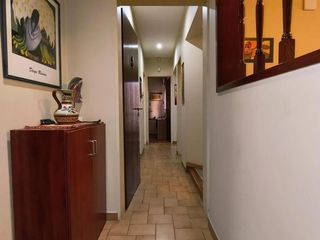Foto 10 de Casa en venta - 4 Dormitorios 2 Baños - Ringuelet