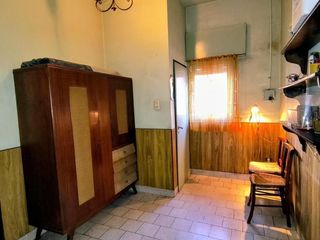 Foto 3 de Casa en venta - 4 Dormitorios 2 Baños - Ringuelet