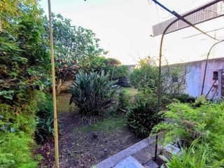 Foto 8 de Casa en venta - 4 Dormitorios 2 Baños - Ringuelet