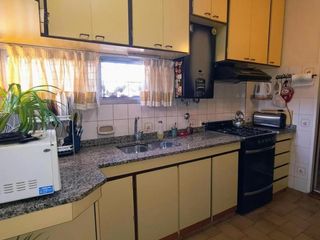 Foto 14 de Casa en venta - 4 Dormitorios 2 Baños - Ringuelet