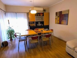 Foto 12 de Casa en venta - 4 Dormitorios 2 Baños - Ringuelet