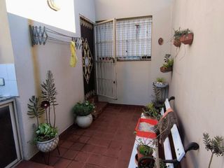Foto 20 de Casa en venta - 4 Dormitorios 2 Baños - Ringuelet