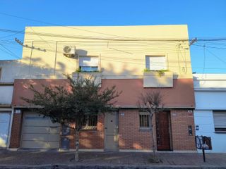 Foto 11 de Casa en venta - 4 Dormitorios 2 Baños - Ringuelet