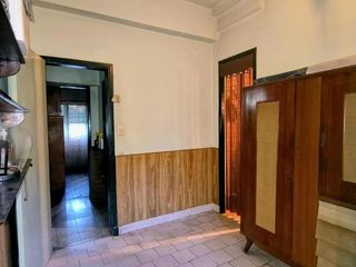 Foto 4 de Casa en venta - 4 Dormitorios 2 Baños - Ringuelet