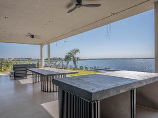 Foto 17 de Casa Premium al lago central en venta - Barrio Marinas - Puertos del Lago - Escobar