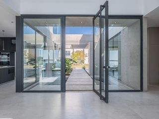 Foto 13 de Casa Premium al lago central en venta - Barrio Marinas - Puertos del Lago - Escobar