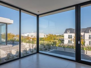 Foto 26 de Casa Premium al lago central en venta - Barrio Marinas - Puertos del Lago - Escobar
