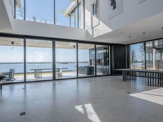 Foto 16 de Casa Premium al lago central en venta - Barrio Marinas - Puertos del Lago - Escobar