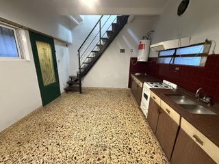 Foto 1 de Departamento en  alquiler de 2 ambientes con patio - Quilmes