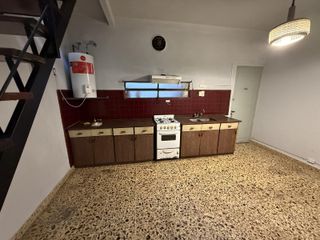 Foto 2 de Departamento en  alquiler de 2 ambientes con patio - Quilmes