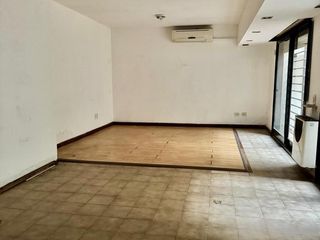 Foto 2 de Casa - Aquiler - Almagro - 6 ambientes para uso comercial