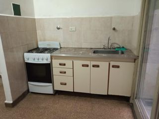 Foto 6 de Venta Departamento 2 Amb. en R. Mejía - Buen Estado   C/Patio  - Apto Profesional