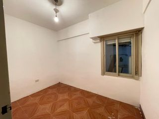 Foto 9 de Venta Departamento 2 Amb. en R. Mejía - Buen Estado   C/Patio  - Apto Profesional