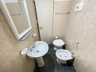 Foto 10 de Venta Departamento 2 Amb. en R. Mejía - Buen Estado   C/Patio  - Apto Profesional