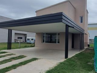 Foto 1 de Excelente propiedad en venta en vilago country club