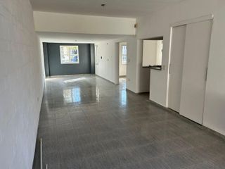 Foto 3 de Casa en alquiler tres dormitorios, Natania, Prox Valle escondido