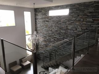 Foto 11 de Casa al lago en alquiler con y sin muebles,  en LOS LAGOS - NORDELTA