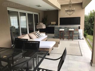 Foto 4 de Casa al lago en alquiler con y sin muebles,  en LOS LAGOS - NORDELTA