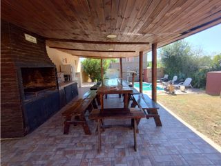 Foto 1 de ALQUILER ANUAL 2 CASAS SANTA CRUZ DEL LAGO PILETA
