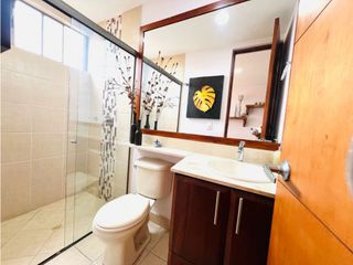 Foto 9 de VENDO APARTAMENTO CON HERMOSA VISTAEN EL POBLADO - LA TOMATERA