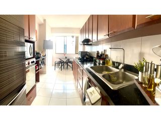 Foto 5 de VENDO APARTAMENTO CON HERMOSA VISTAEN EL POBLADO - LA TOMATERA