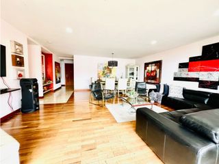 Foto 3 de VENDO APARTAMENTO CON HERMOSA VISTAEN EL POBLADO - LA TOMATERA