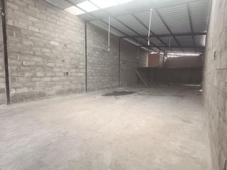 Foto 2 de Bodega más terreno en  arriendo - Ponceano Indistrial