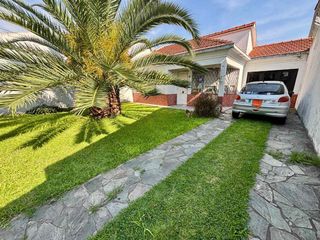 Foto 19 de Casa en Venta en Lomas de Zamora JARDIN y COCHERA