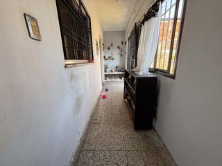 Foto 13 de Casa en Venta en Lomas de Zamora JARDIN y COCHERA
