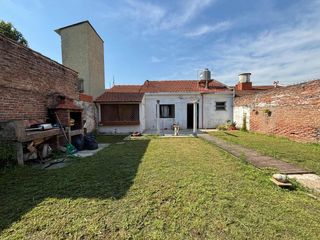 Foto 17 de Casa en Venta en Lomas de Zamora JARDIN y COCHERA