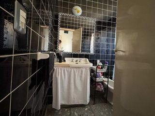 Foto 10 de Casa en Venta en Lomas de Zamora JARDIN y COCHERA