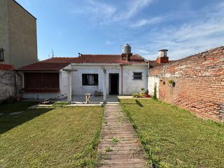 Foto 5 de Casa en Venta en Lomas de Zamora JARDIN y COCHERA