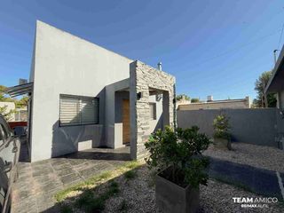 Foto 21 de Casa 2 dormitorios en Venta en Los Hornos pileta