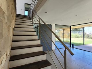 Foto 10 de Barbarita | VENTA | Casa moderna de 4 dorm, escritorio y dependencia en lote cercano a la entrada