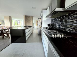 Foto 11 de SE VENDE APARTAMENTO EN GRATAMIRA