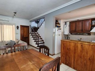 Foto 3 de DÚPLEX EN VENTA LA PLATA 2 DORMITORIOS Y COCHERA