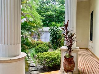 Foto 2 de Hermosa casa en la Avenida del Libertador Santa Marta
