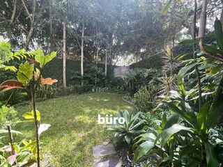 Foto 2 de EXCLUSIVA CASA EN VENTA CON 6 DORMITORIOS EN SAN ISIDRO